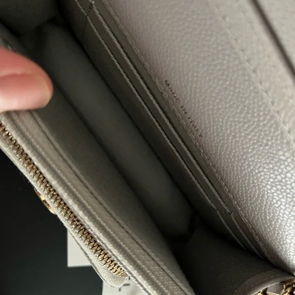 ❌ sold ❌Chanel 22B Business Affinity Clutch on chain - Picture 7 of 9